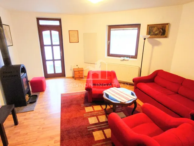 Kiadó ház Veszprém 72 nm