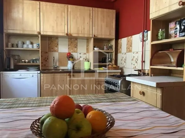 Eladó ház Balatonlelle 304 nm