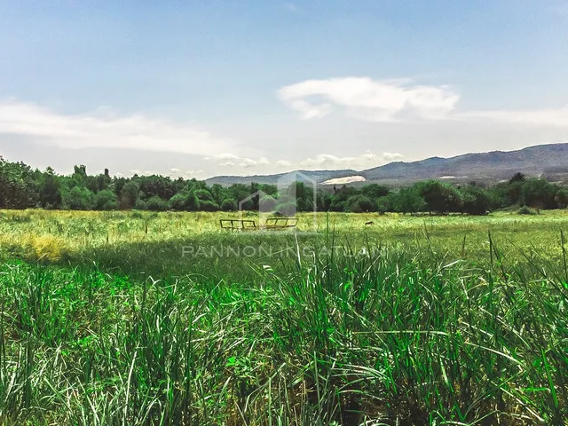Eladó telek Várvölgy 5017 nm