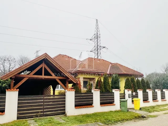 Eladó ház Ajka 121 nm