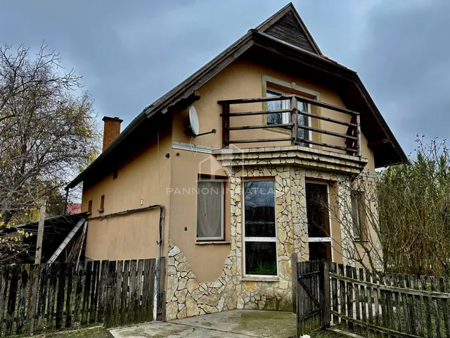 Eladó ház Felsőlajos 124 nm