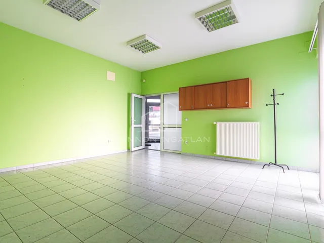 Kiadó kereskedelmi és ipari ingatlan Veszprém 35 nm