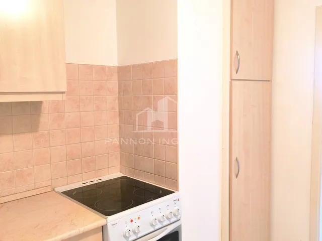 Kiadó lakás Veszprém, Haszkovó utca  28 nm