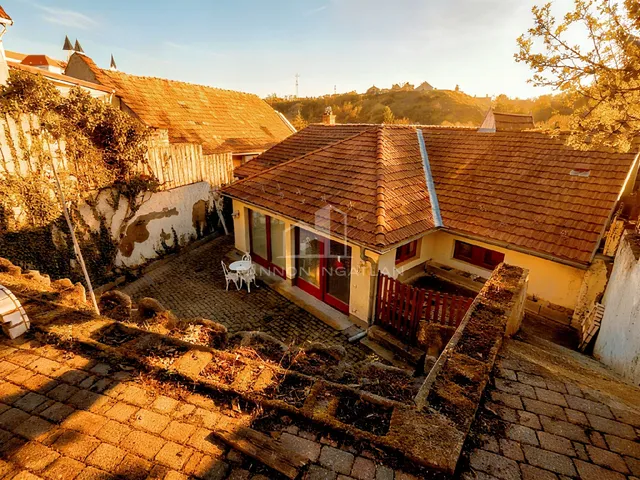 Kiadó ház Veszprém 250 nm