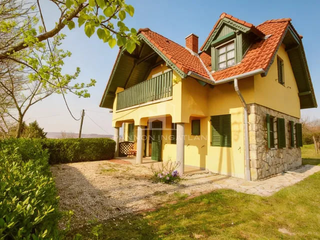 Eladó üdülő és hétvégi ház Mencshely 89 nm