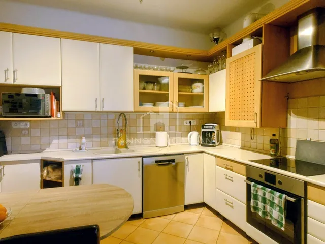 Eladó lakás Veszprém 117 nm