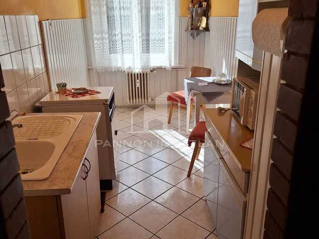 Eladó lakás Ajka 54 nm