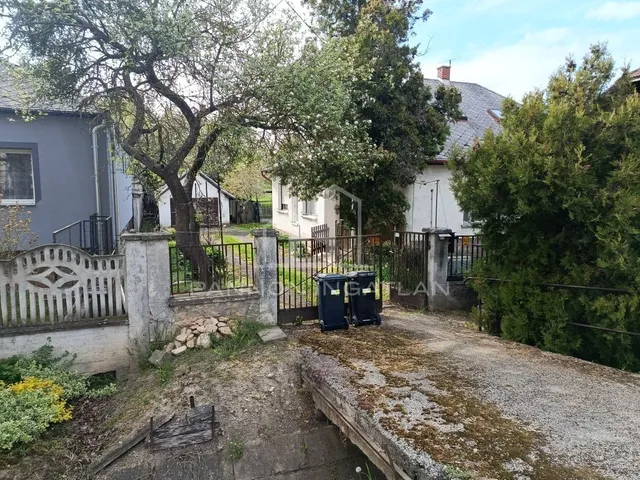 Eladó ház Úrkút 100 nm