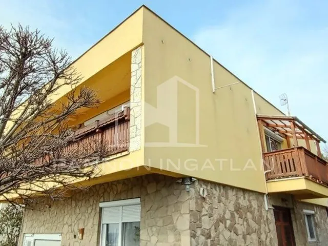 Eladó ház Ajka 200 nm