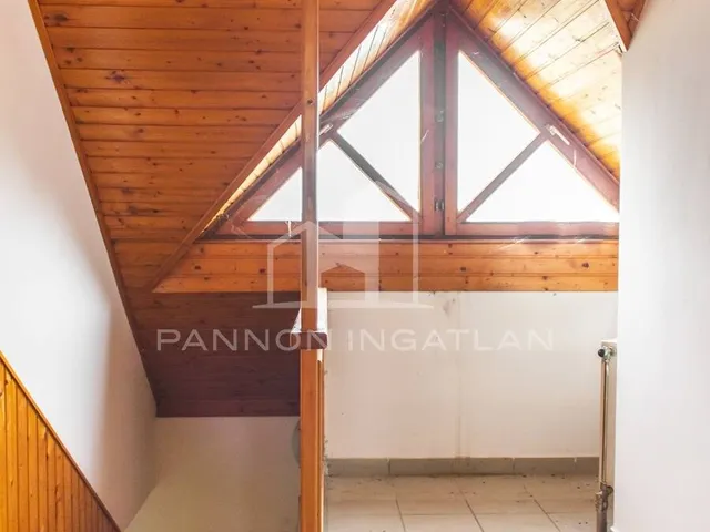 Eladó kereskedelmi és ipari ingatlan Ajka 177 nm