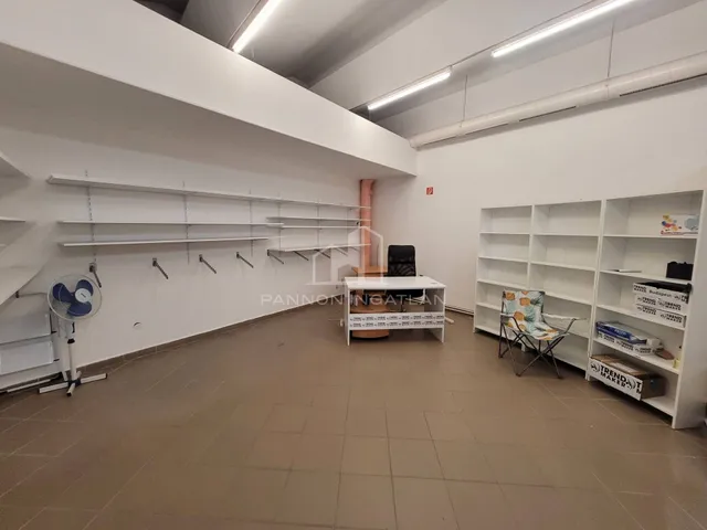 Eladó kereskedelmi és ipari ingatlan Veszprém 25 nm
