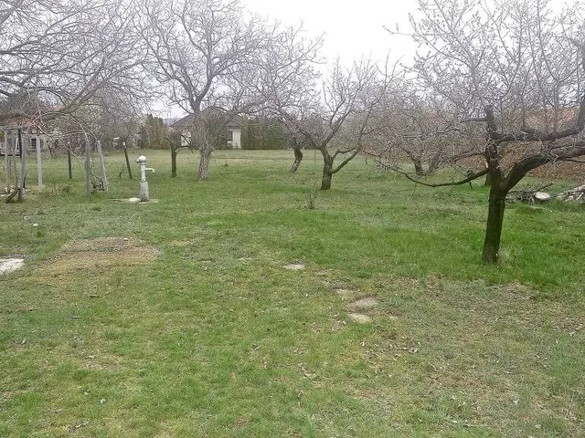 Eladó telek Szentkirályszabadja 2599 nm