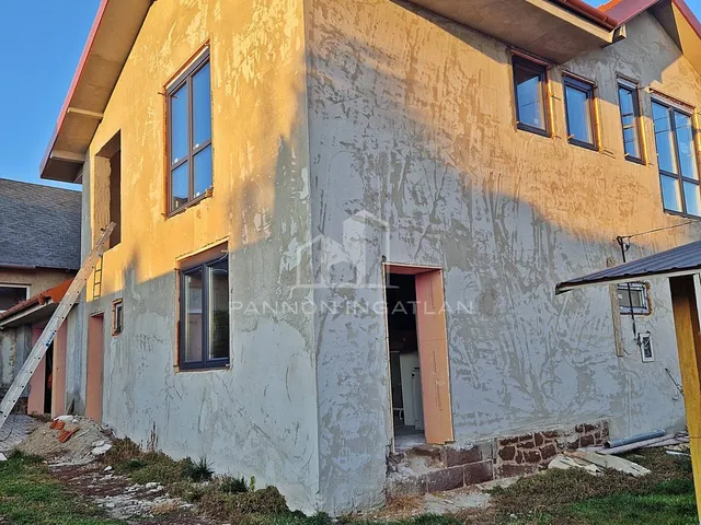 Eladó ház Balatonalmádi 321 nm
