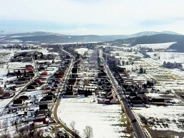 Eladó telek Olaszfalu 746 nm