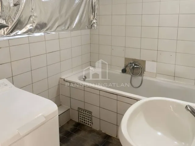 Eladó ház Balatonfűzfő 222 nm