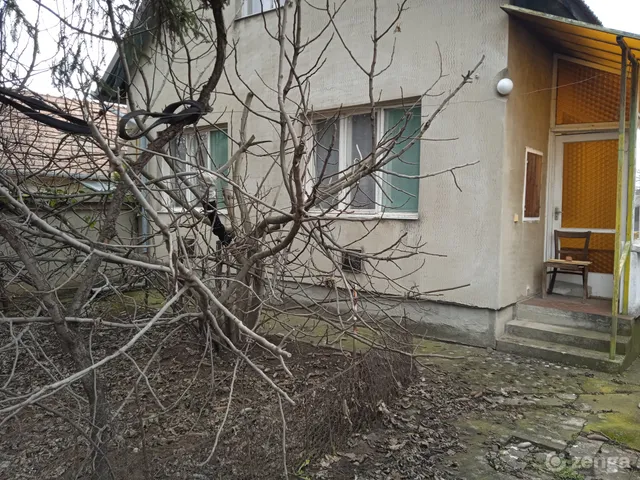 Eladó ház Békéscsaba, Áchim András-lakótelep 130 nm
