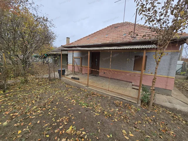 Eladó ház Felsőpakony, Kun utca 120 nm