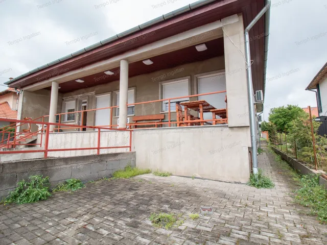 Eladó ház Pécel, Kelő lakópark 360 nm