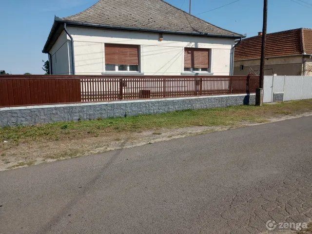 Eladó ház Szentlőrinckáta 110 nm