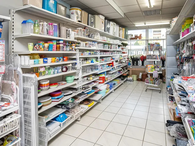 Eladó kereskedelmi és ipari ingatlan Nyíregyháza 143 nm