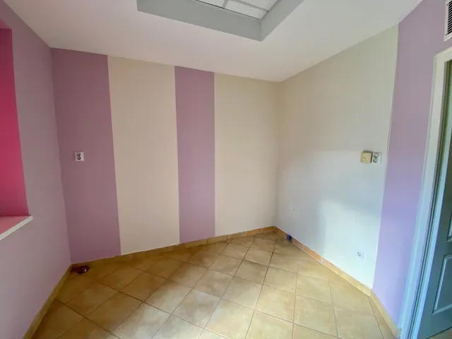 Eladó kereskedelmi és ipari ingatlan Nyíregyháza 51 nm