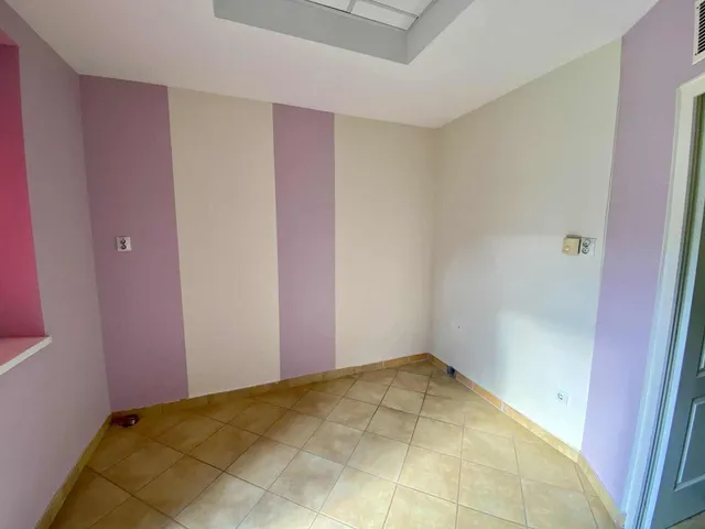 Eladó kereskedelmi és ipari ingatlan Nyíregyháza 52 nm