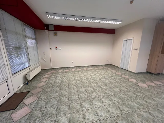 Eladó kereskedelmi és ipari ingatlan Nyíregyháza 42 nm