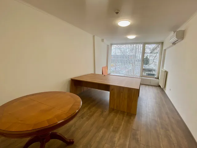 Kiadó kereskedelmi és ipari ingatlan Nyíregyháza