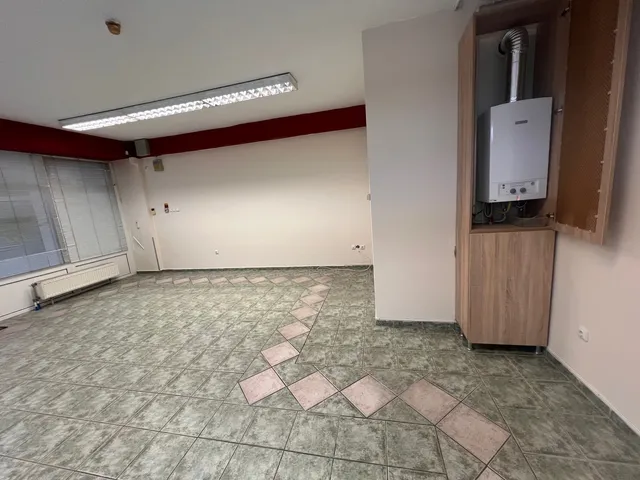 Eladó kereskedelmi és ipari ingatlan Nyíregyháza 42 nm