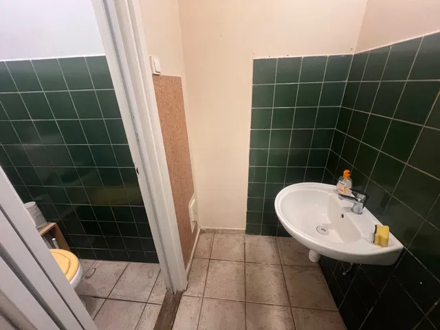 Eladó kereskedelmi és ipari ingatlan Nyíregyháza 42 nm