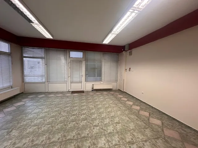 Eladó kereskedelmi és ipari ingatlan Nyíregyháza 42 nm