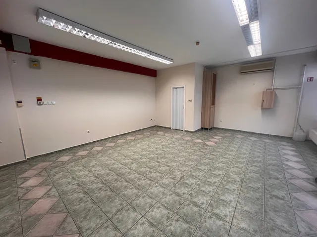 Eladó kereskedelmi és ipari ingatlan Nyíregyháza 42 nm