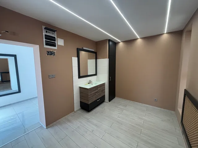Kiadó kereskedelmi és ipari ingatlan Nyíregyháza 499 nm