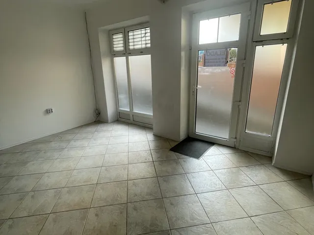 Eladó garázs Nyíregyháza 50 nm