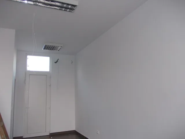 Kiadó kereskedelmi és ipari ingatlan Nyíregyháza 28 nm