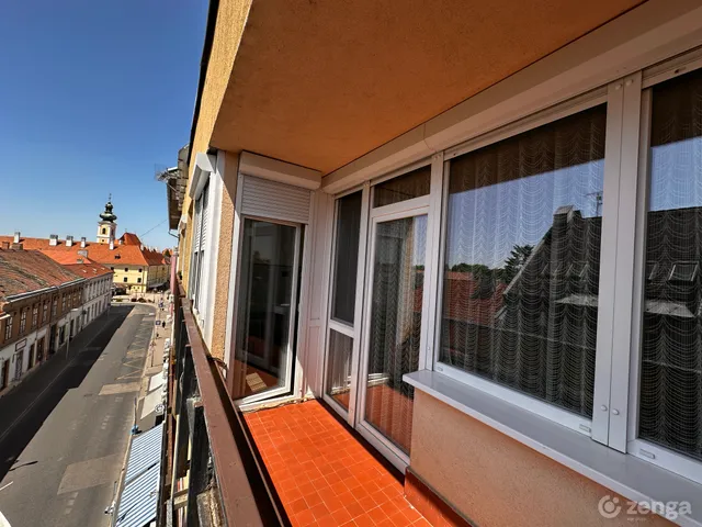 Eladó lakás Győr, Belváros, Aradi vértanúk utca 15/A 74 nm