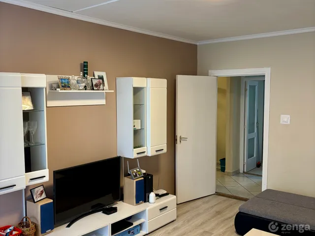 Eladó lakás Komló, Körtvélyes 59 nm