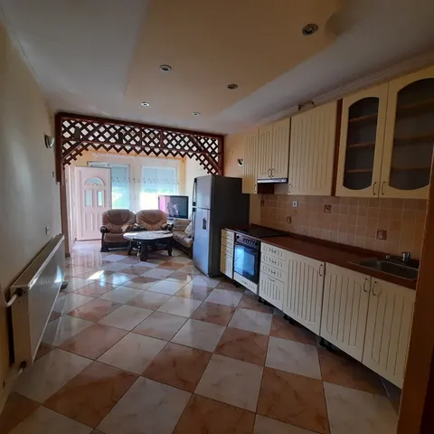 Eladó ház Besenyőtelek 130 nm