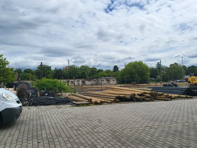 Kiadó kereskedelmi és ipari ingatlan Eger 180 nm