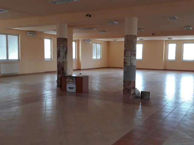 Kiadó kereskedelmi és ipari ingatlan Eger 1350 nm