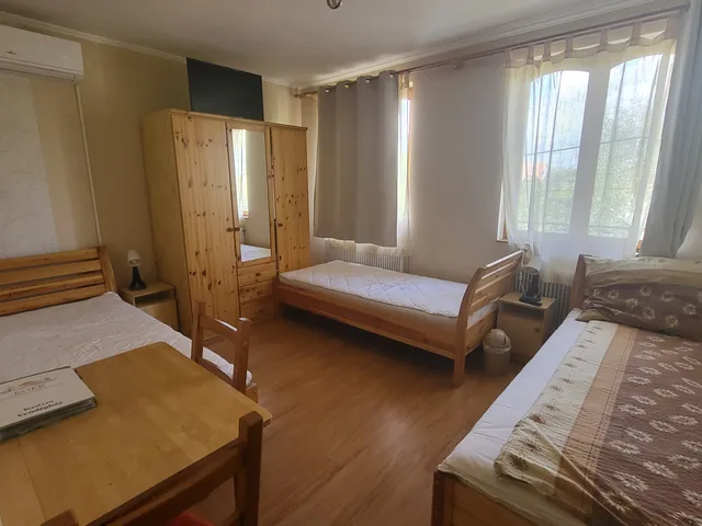 Eladó kereskedelmi és ipari ingatlan Eger, Lajosváros 250 nm