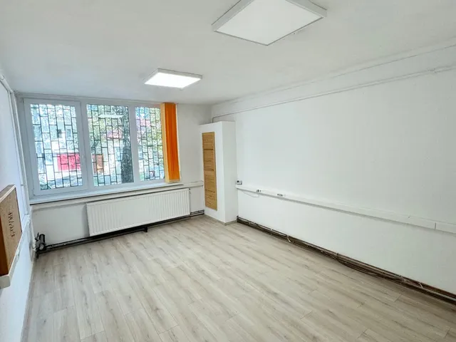 Kiadó kereskedelmi és ipari ingatlan Eger, Belváros 104 nm