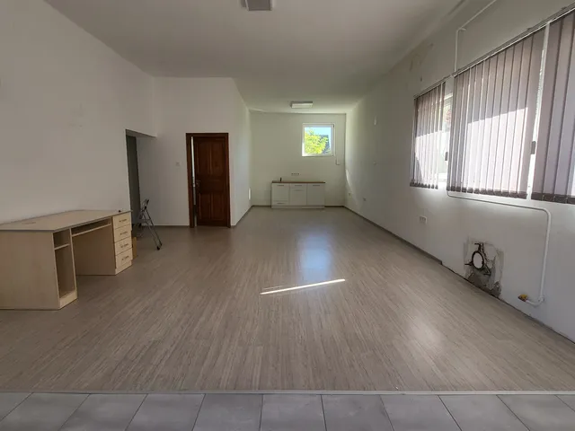 Kiadó kereskedelmi és ipari ingatlan Eger, Belváros 142 nm
