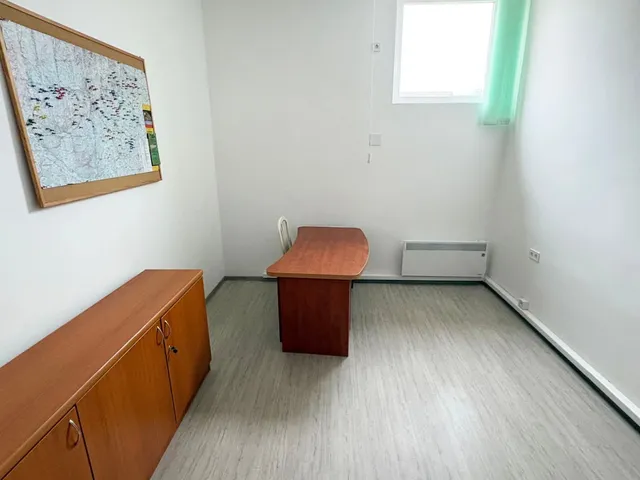 Kiadó kereskedelmi és ipari ingatlan Eger, Belváros 82 nm