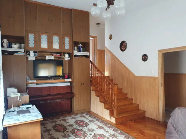 Eladó ház Füzesabony, Falu 250 nm