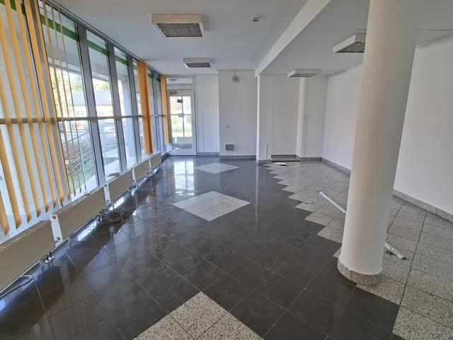 Kiadó kereskedelmi és ipari ingatlan Eger 88 nm