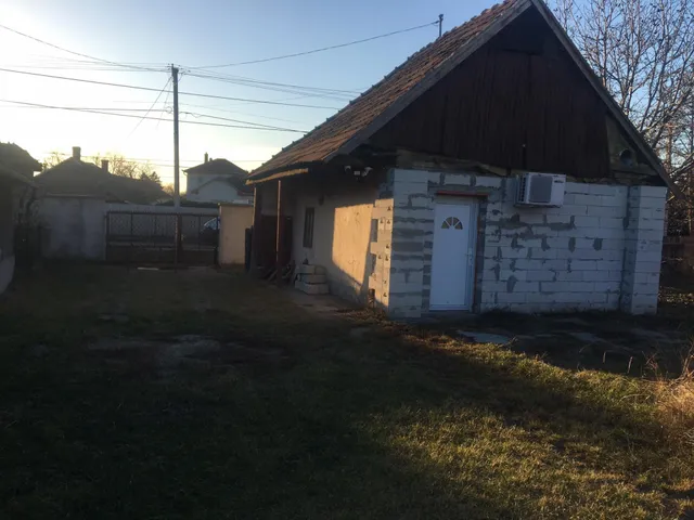 Eladó ház Füzesabony, Falu 30 nm