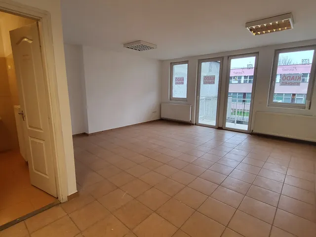 Kiadó kereskedelmi és ipari ingatlan Eger, Lajosváros 71 nm