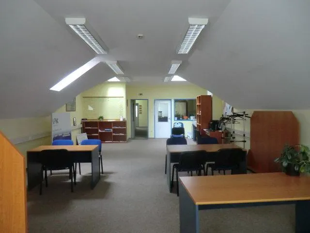 Kiadó kereskedelmi és ipari ingatlan Eger 90 nm