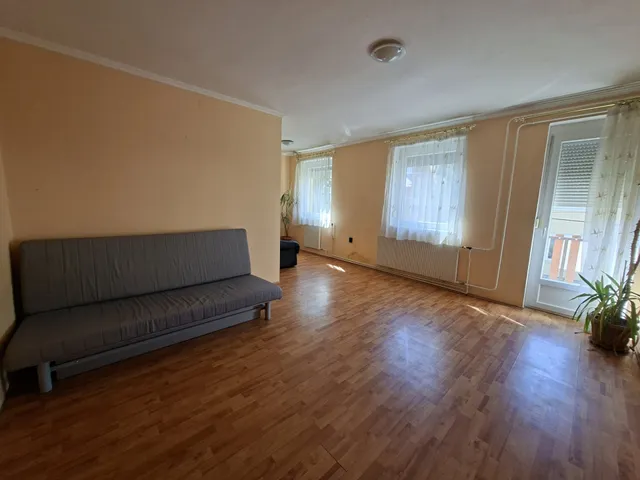 Eladó lakás Eger, Lajosváros 59 nm